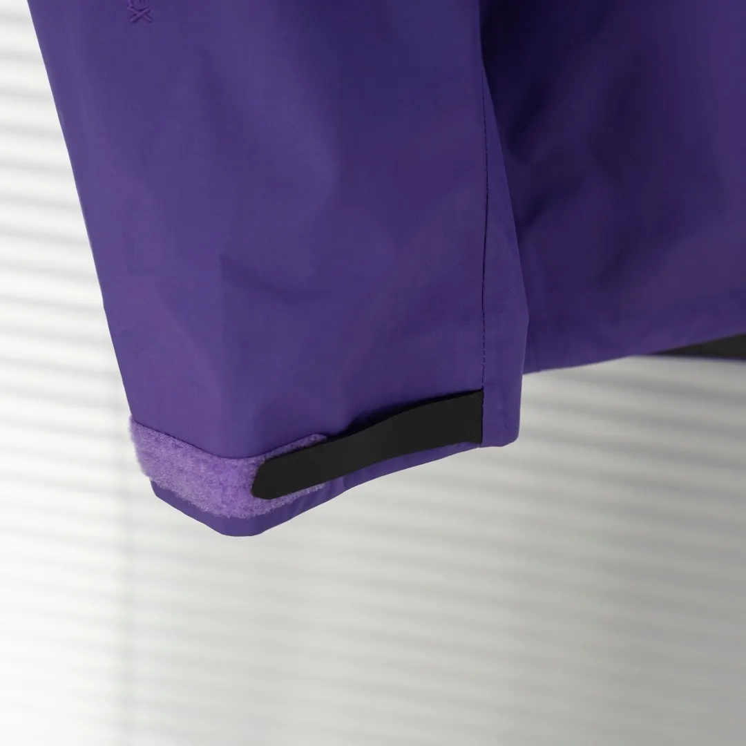 Beta Lightweight GORE-TEX Hooded Jacket D39013416 — view 7