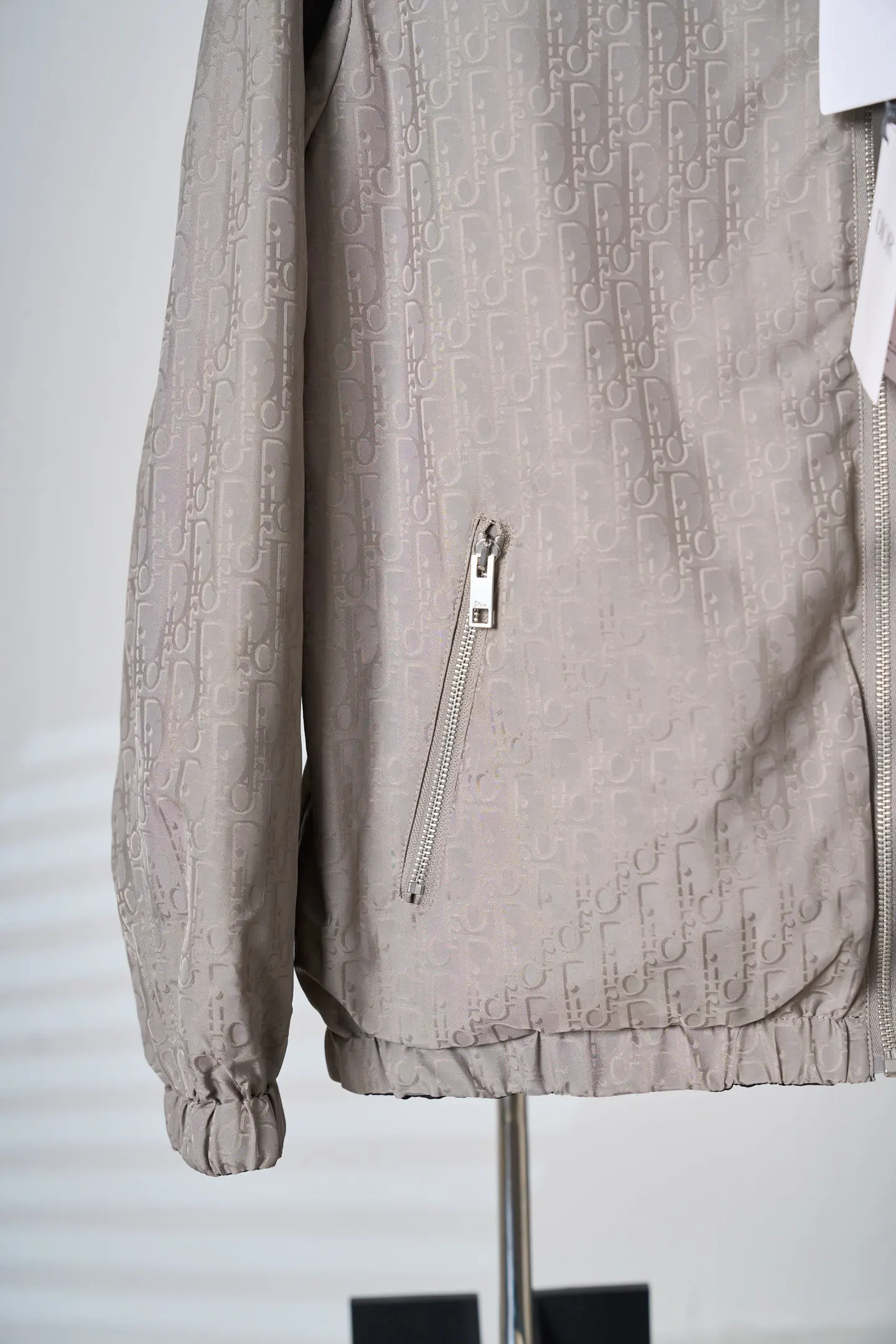 Dior Oblique Reversible Hooded Jacket D39519111 — view 17