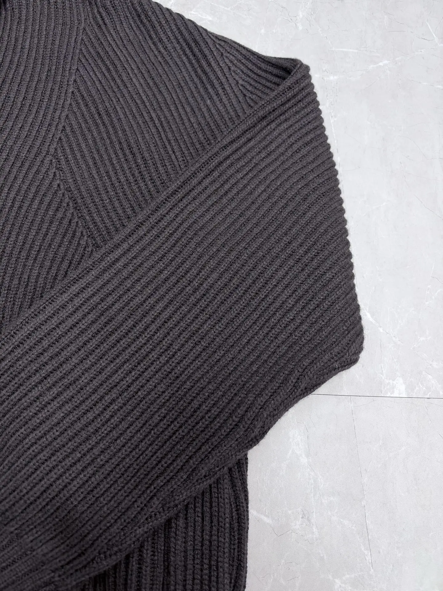 Double-Breasted Ribbed Cashmere Cardigan D39519203 — view 5