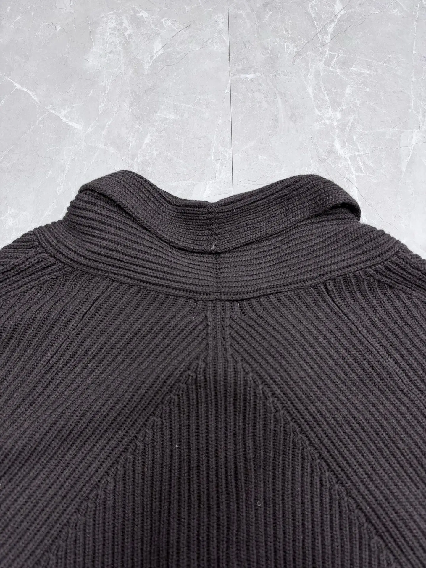 Double-Breasted Ribbed Cashmere Cardigan D39519203 — view 9