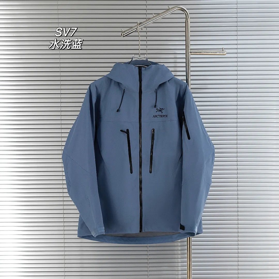 Alpha SV GORE-TEX Pro Hardshell Jacket D40013406