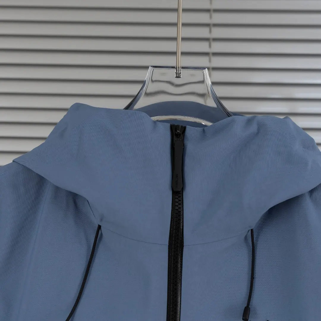 Alpha SV GORE-TEX Pro Hardshell Jacket D40013406 — view 5