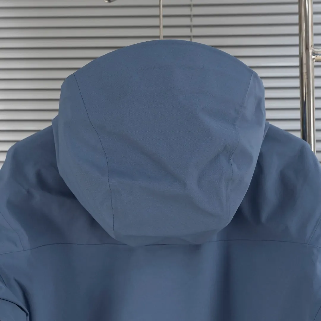 Alpha SV GORE-TEX Pro Hardshell Jacket D40013406 — view 15