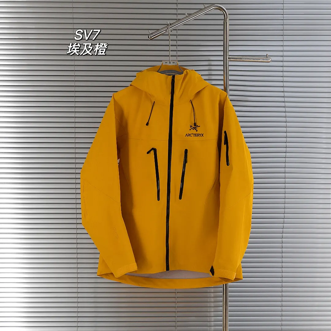 Alpha SV GORE-TEX Pro Hooded Shell Jacket D40013413