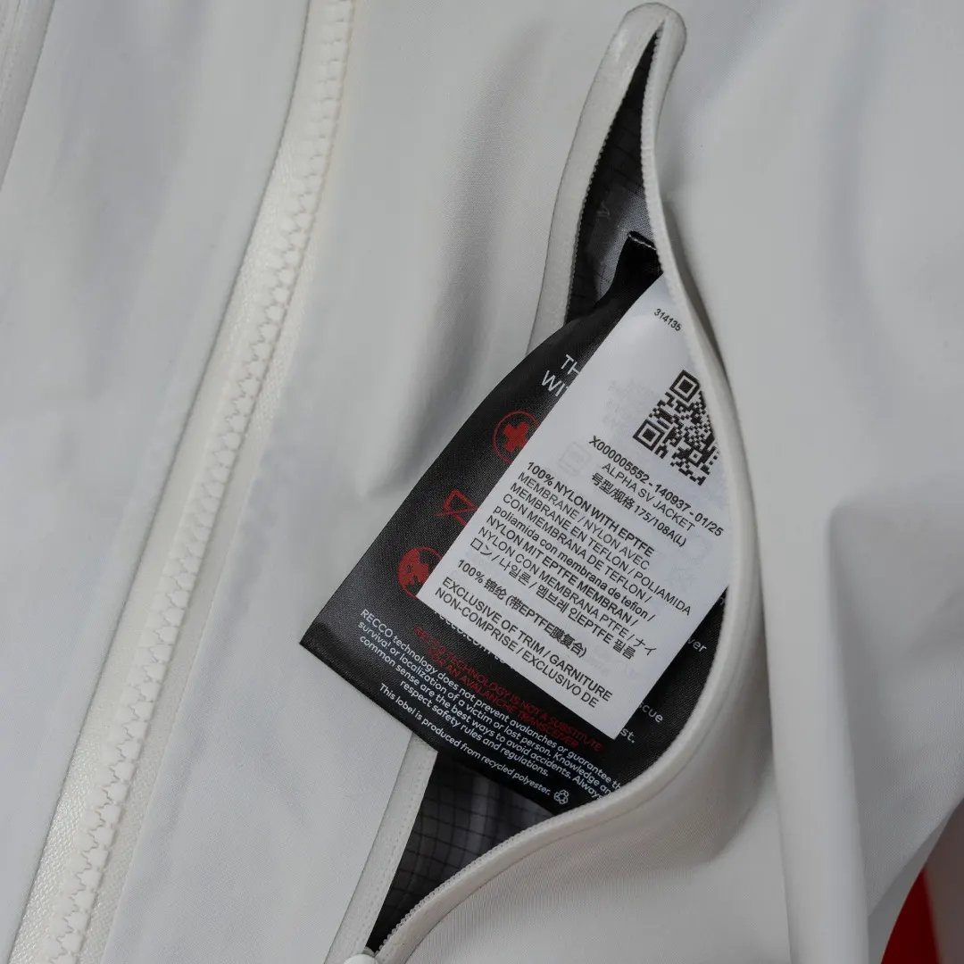 Alpha SV GORE-TEX Pro Hooded Shell Jacket D40013409 — view 15