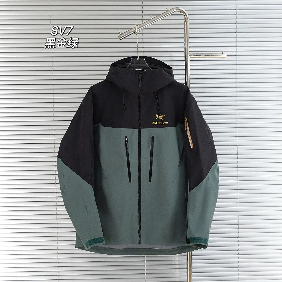 Alpha SV GORE-TEX Pro Hardshell Jacket D40013411