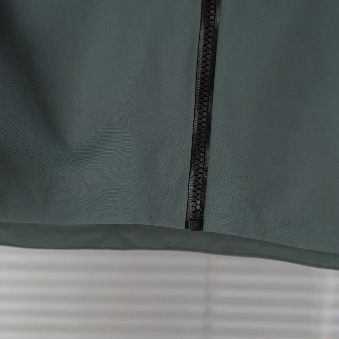 Alpha SV GORE-TEX Pro Hardshell Jacket D40013411 — view 10