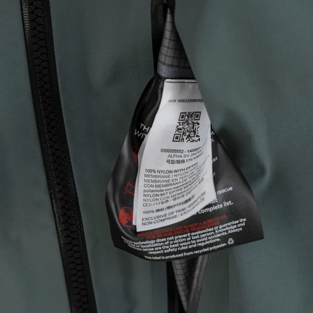 Alpha SV GORE-TEX Pro Hardshell Jacket D40013411 — view 12