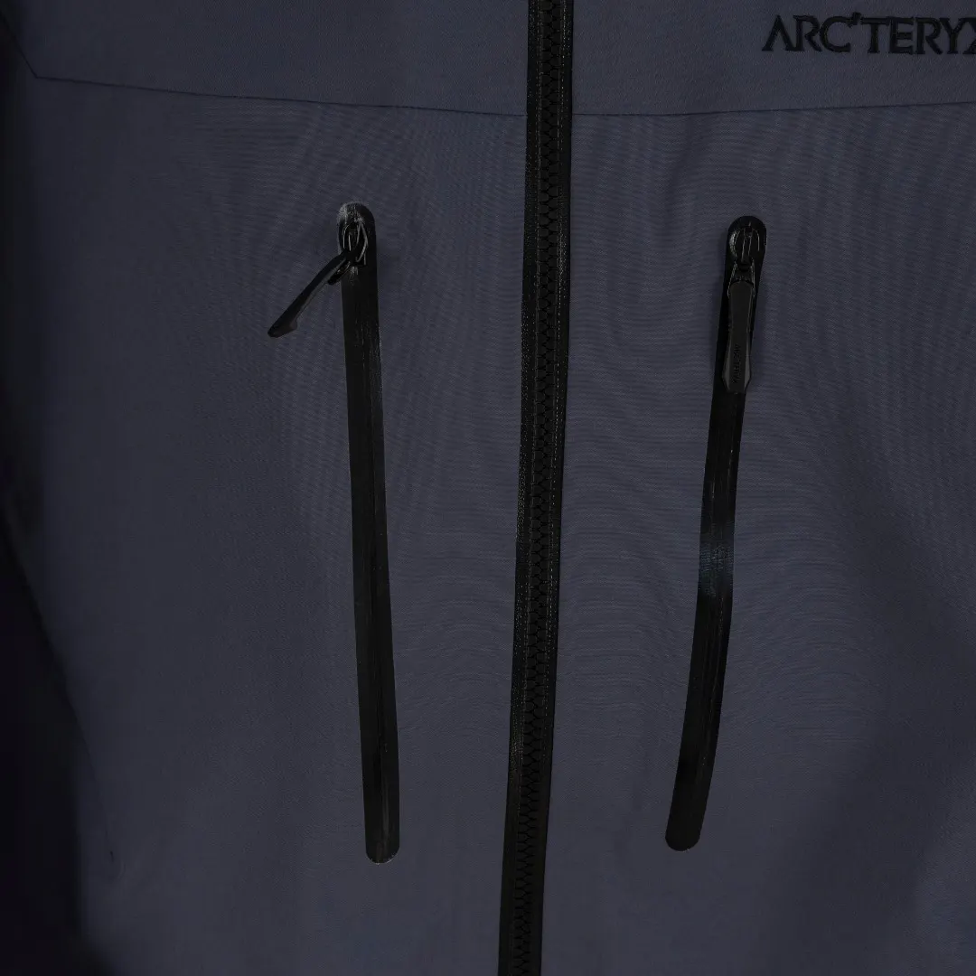 Alpha SV GORE-TEX Pro Hooded Jacket D40013405 — view 8