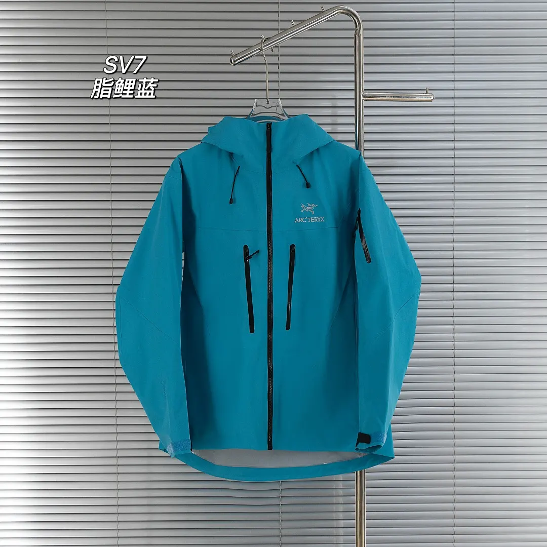 Alpha SV GORE-TEX Pro Hooded Shell Jacket D40013404