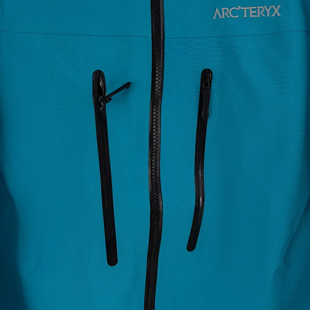 Alpha SV GORE-TEX Pro Hooded Shell Jacket D40013404 — view 7