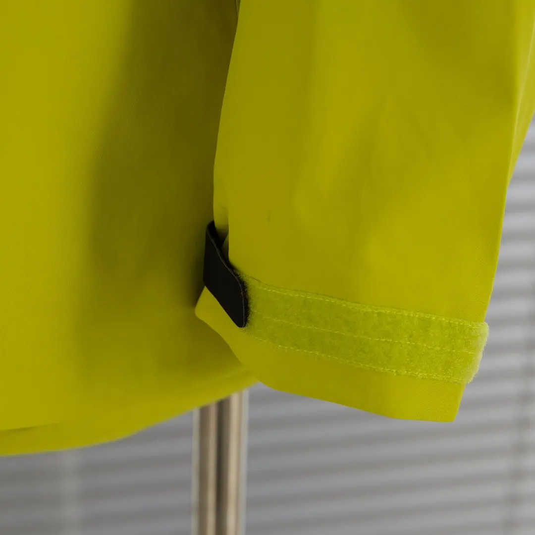 Alpha SV GORE-TEX Pro Hardshell Jacket D40013408 — view 10
