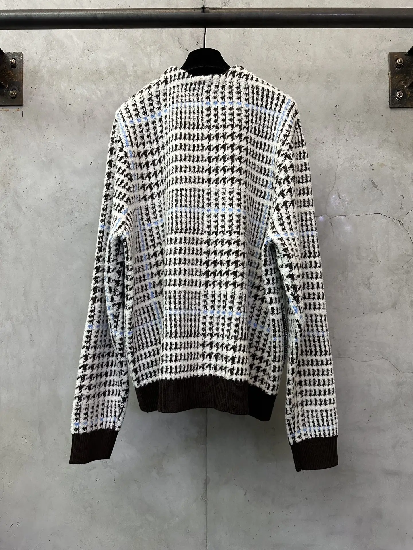 Houndstooth Check V-Neck Wool-Blend Cardigan D41023761 — view 2