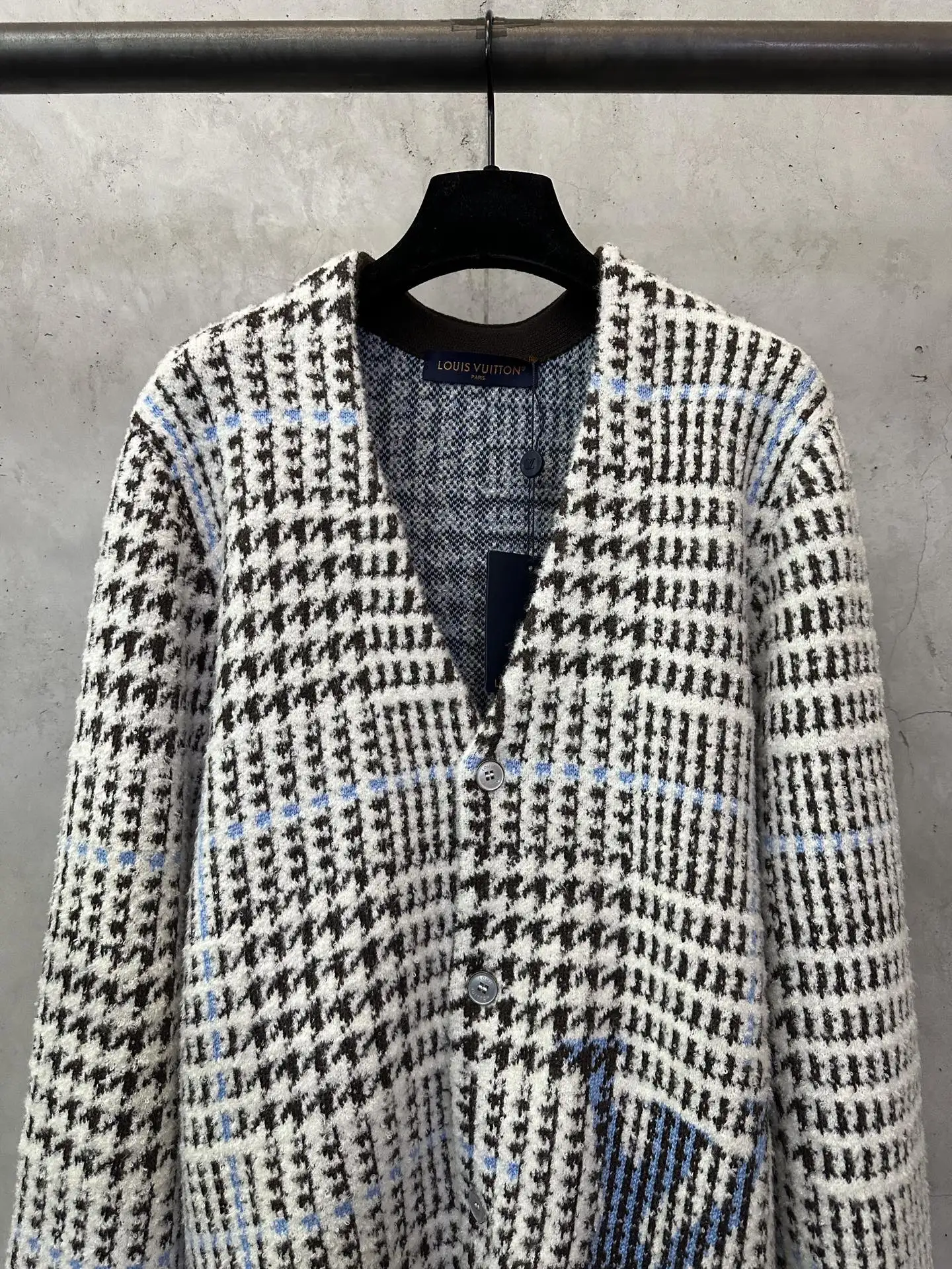 Houndstooth Check V-Neck Wool-Blend Cardigan D41023761 — view 3