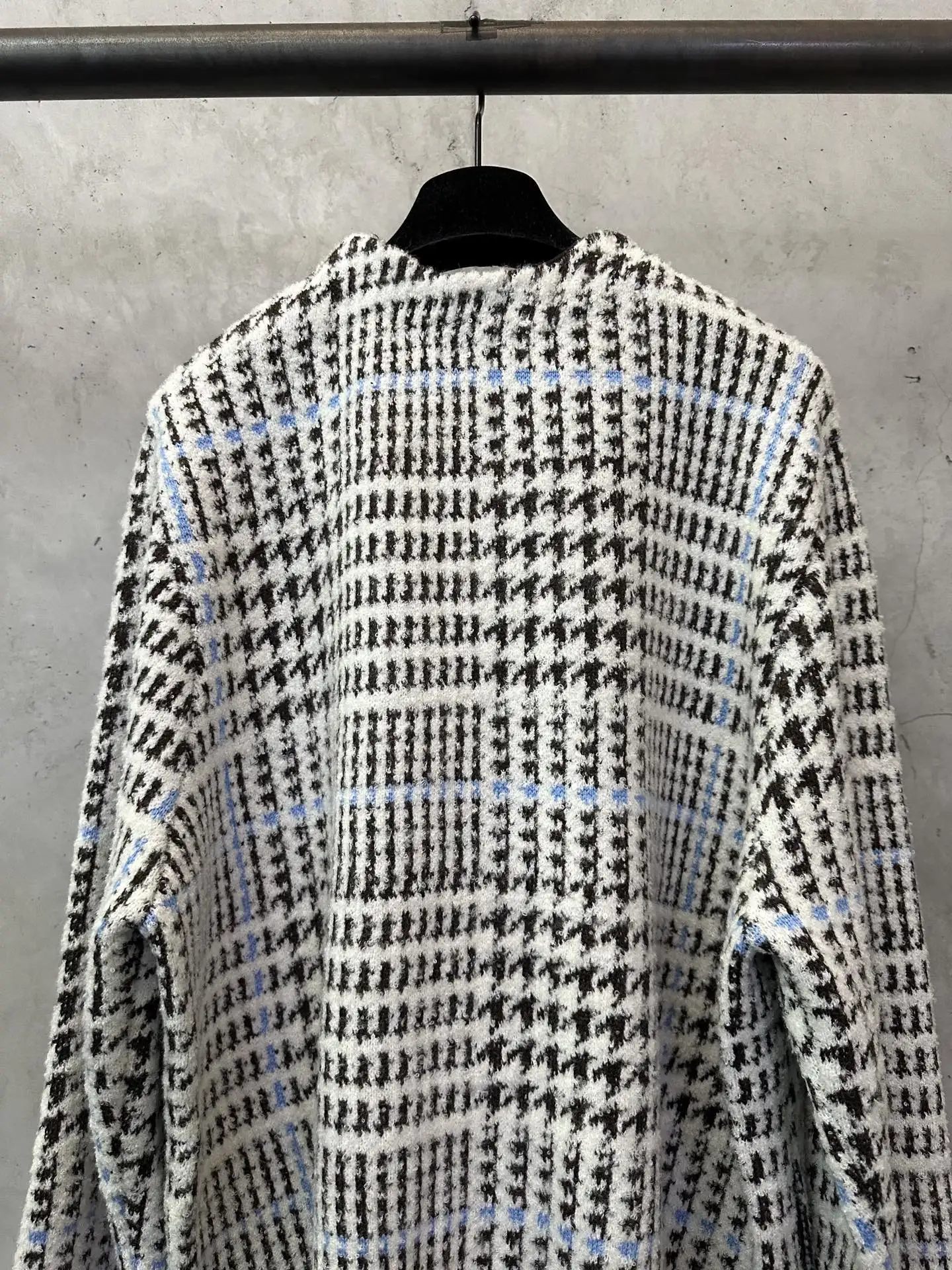 Houndstooth Check V-Neck Wool-Blend Cardigan D41023761 — view 5