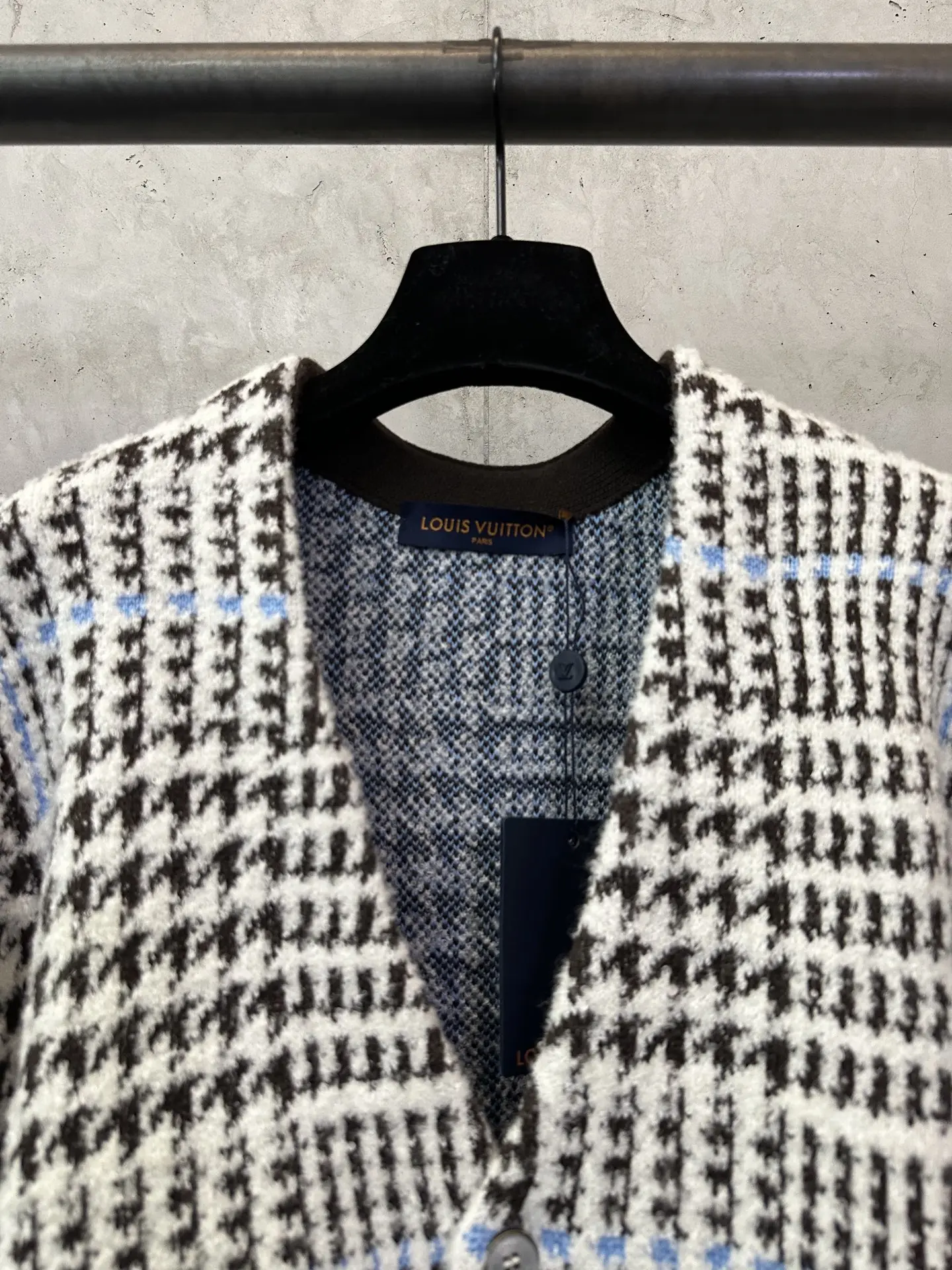 Houndstooth Check V-Neck Wool-Blend Cardigan D41023761 — view 7