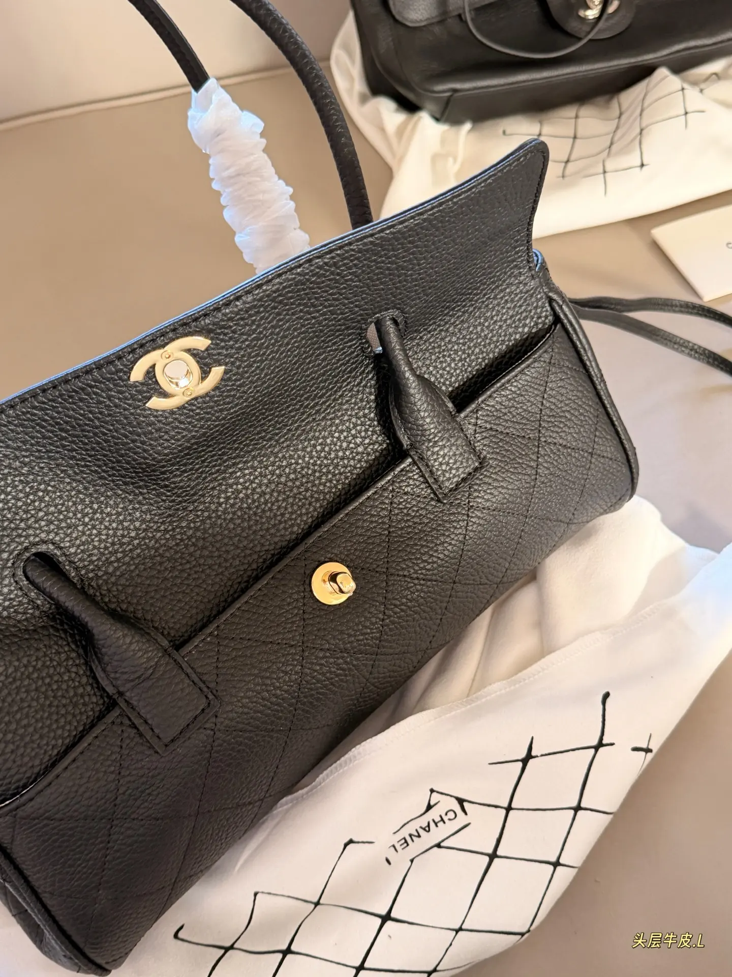 Chanel 26S Grained Leather Baguette Bag D41017831 — view 4