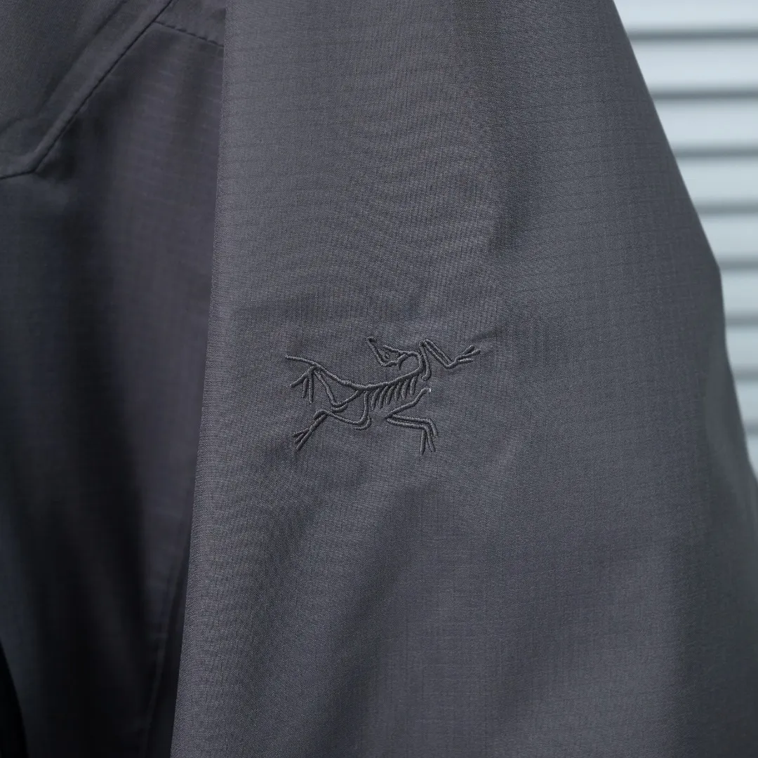 Alpha LT Waterproof GORE-TEX Shell Jacket D41023640 — view 5