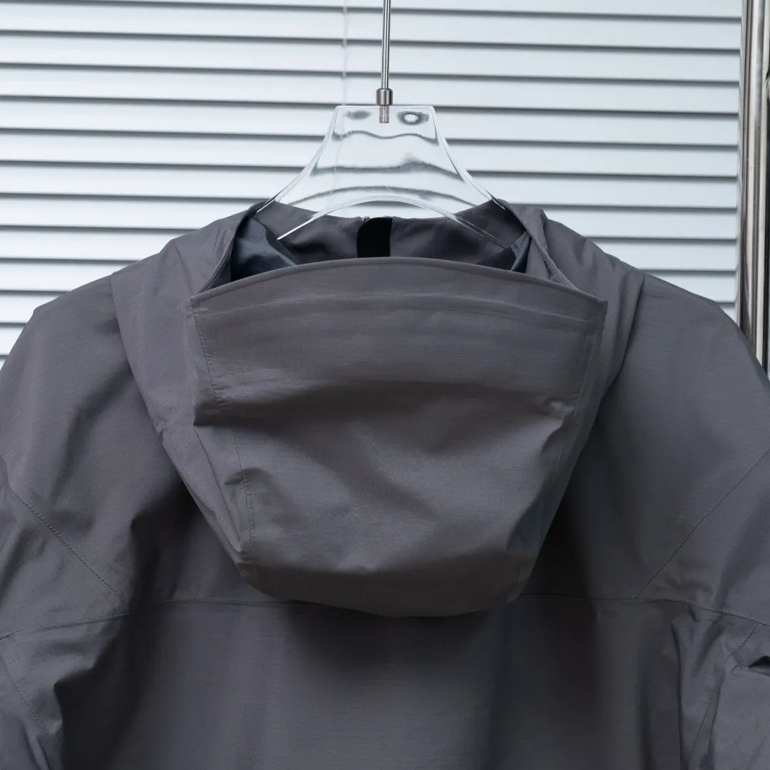 Alpha LT Waterproof GORE-TEX Shell Jacket D41023640 — view 14