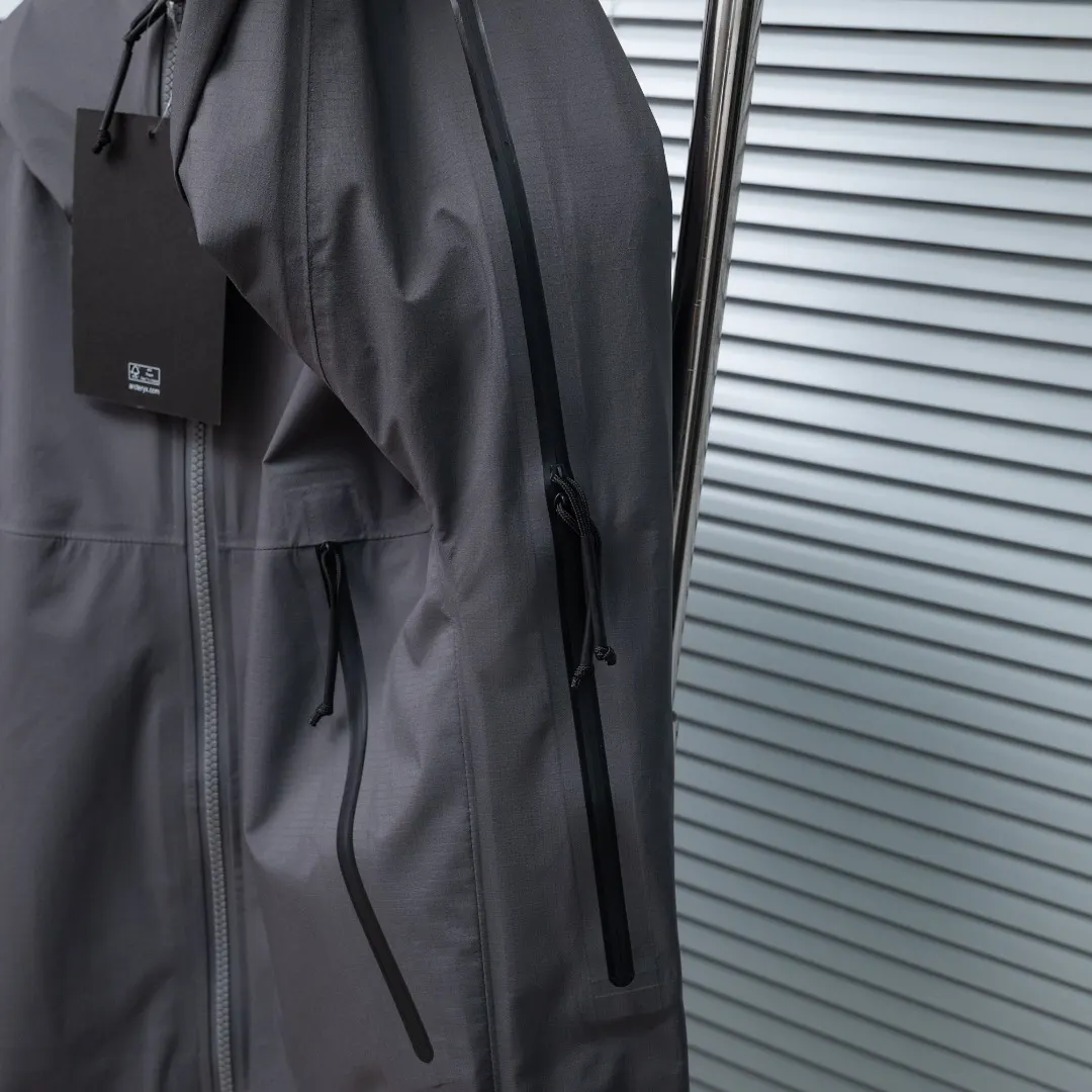Alpha LT Waterproof GORE-TEX Shell Jacket D41023640 — view 15