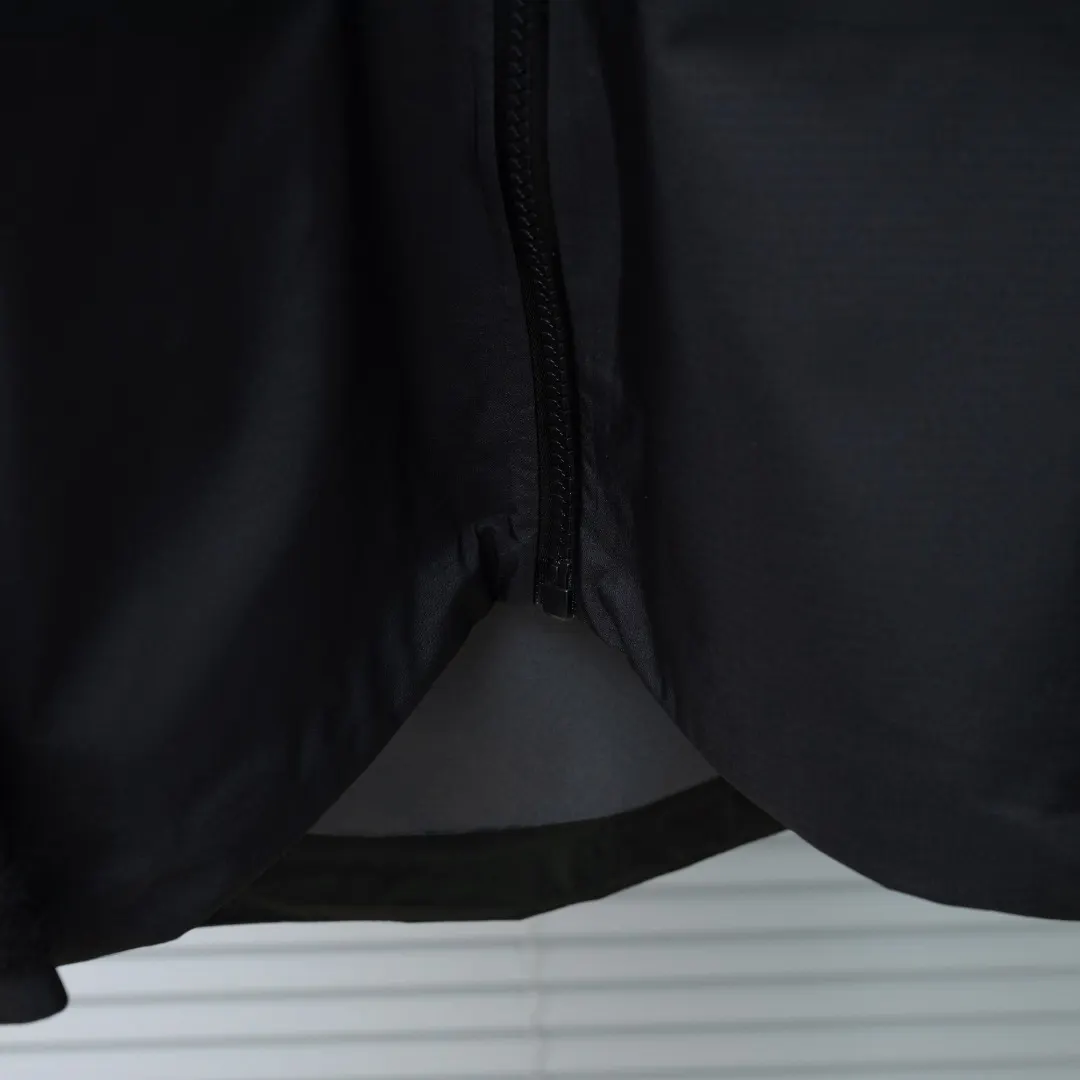 Alpha LT GORE-TEX Waterproof Shell Jacket D41023642 — view 8