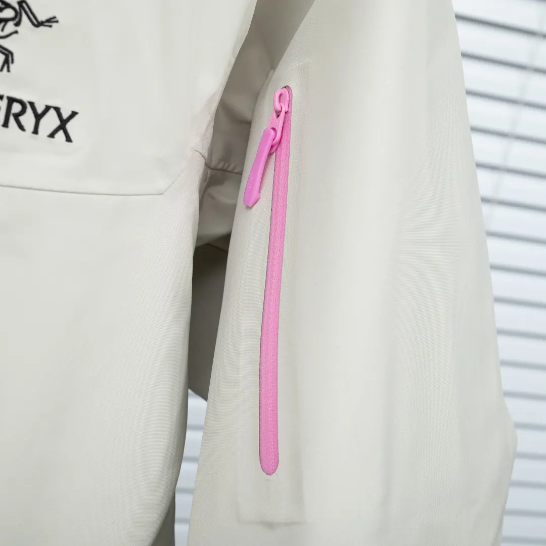 Alpha SV GORE-TEX Pro Hardshell Jacket D41023634 — view 7