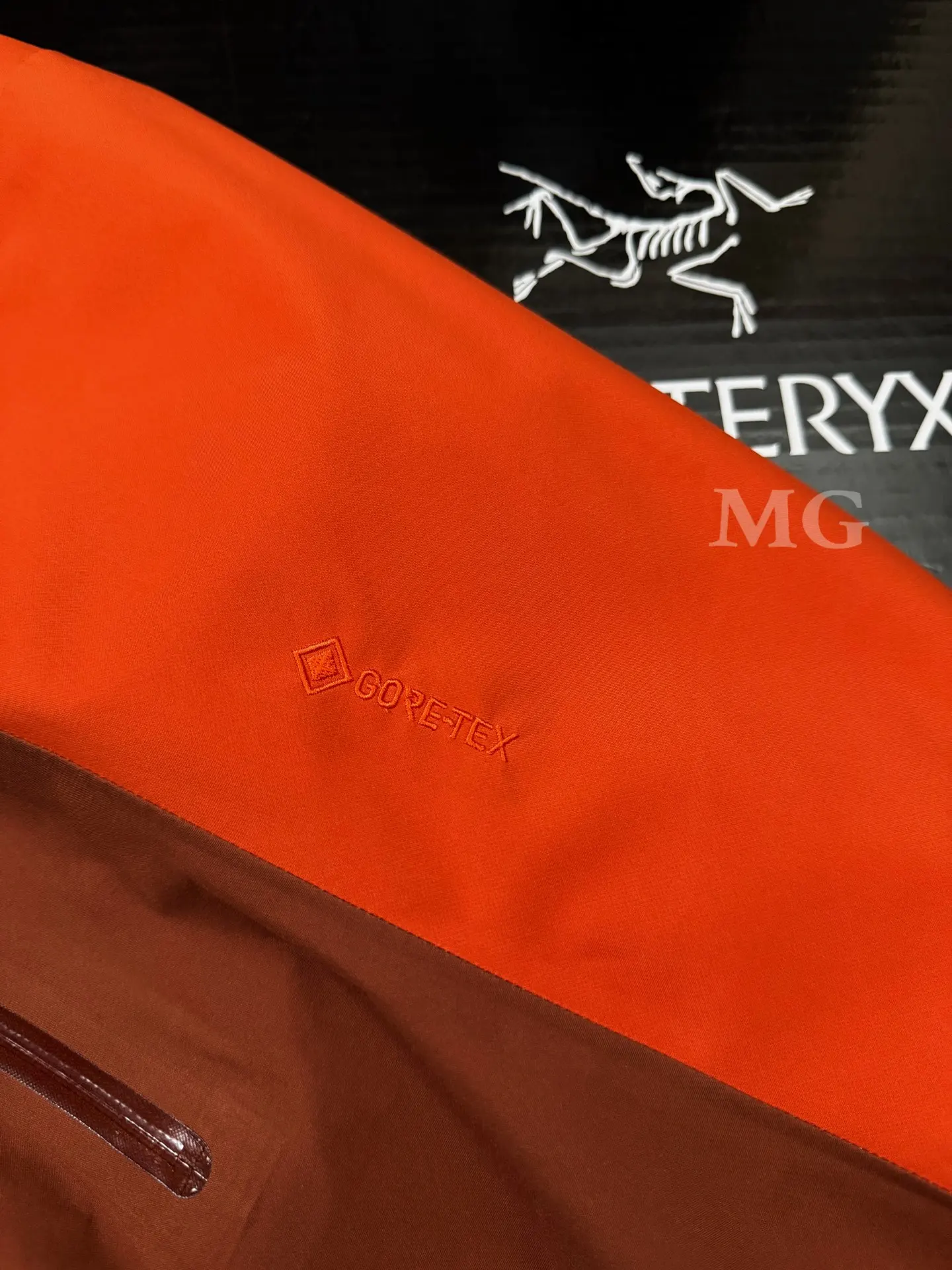 Beta AR GORE-TEX PRO Hooded Shell Jacket D43019505 — view 4