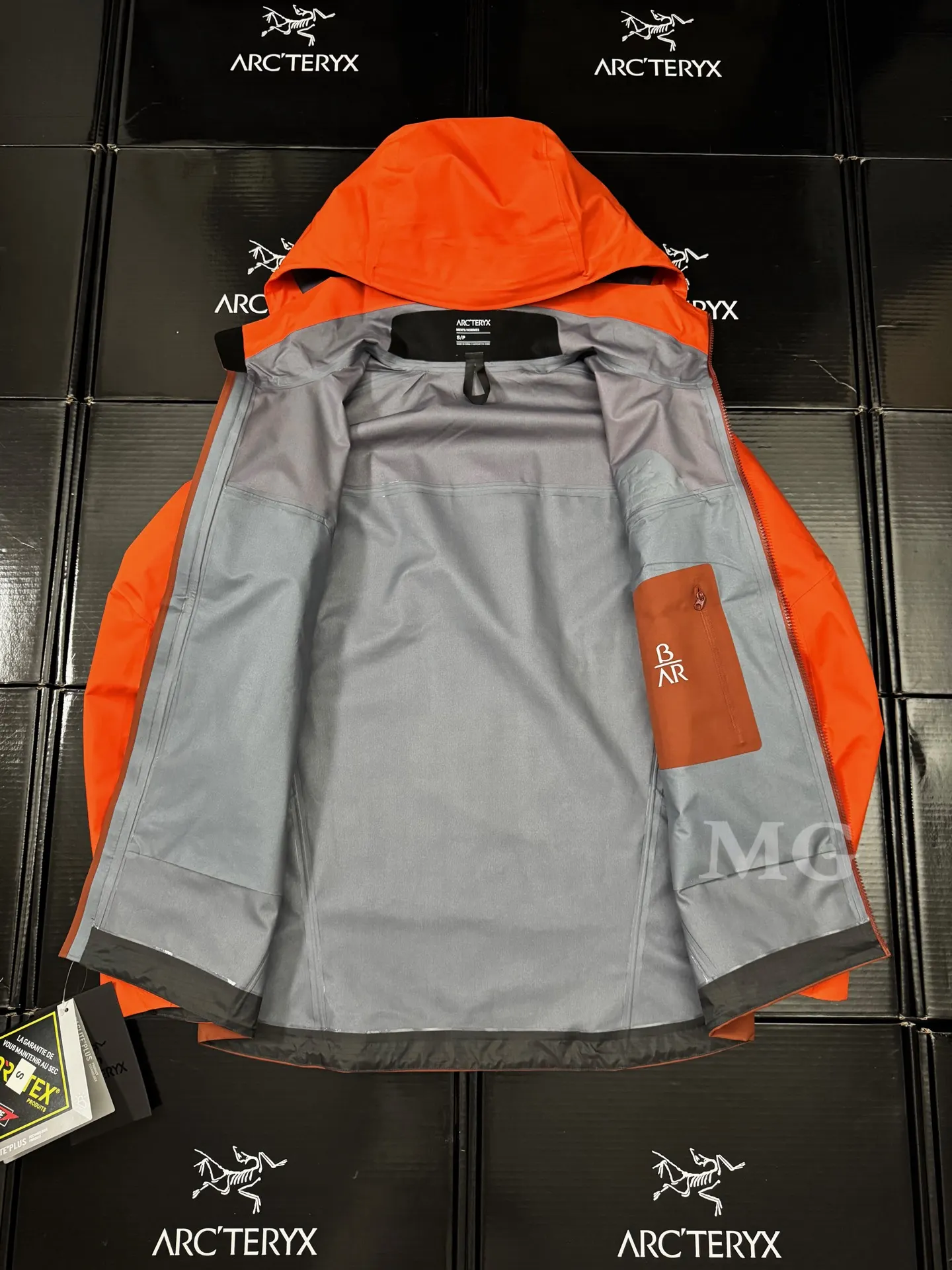 Beta AR GORE-TEX PRO Hooded Shell Jacket D43019505 — view 8