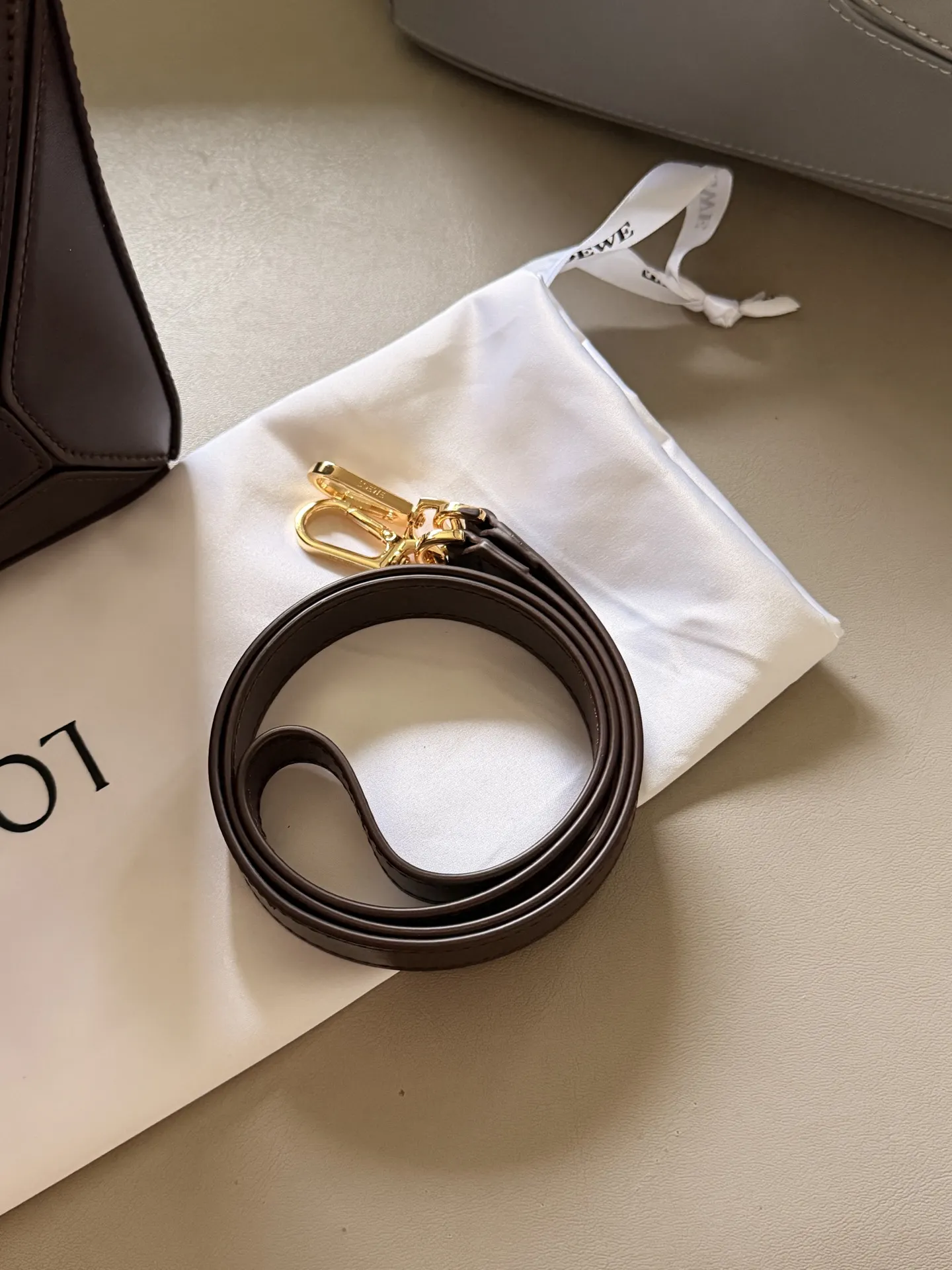Loewe Puzzle Hobo Shoulder Bag D43517807 — view 9