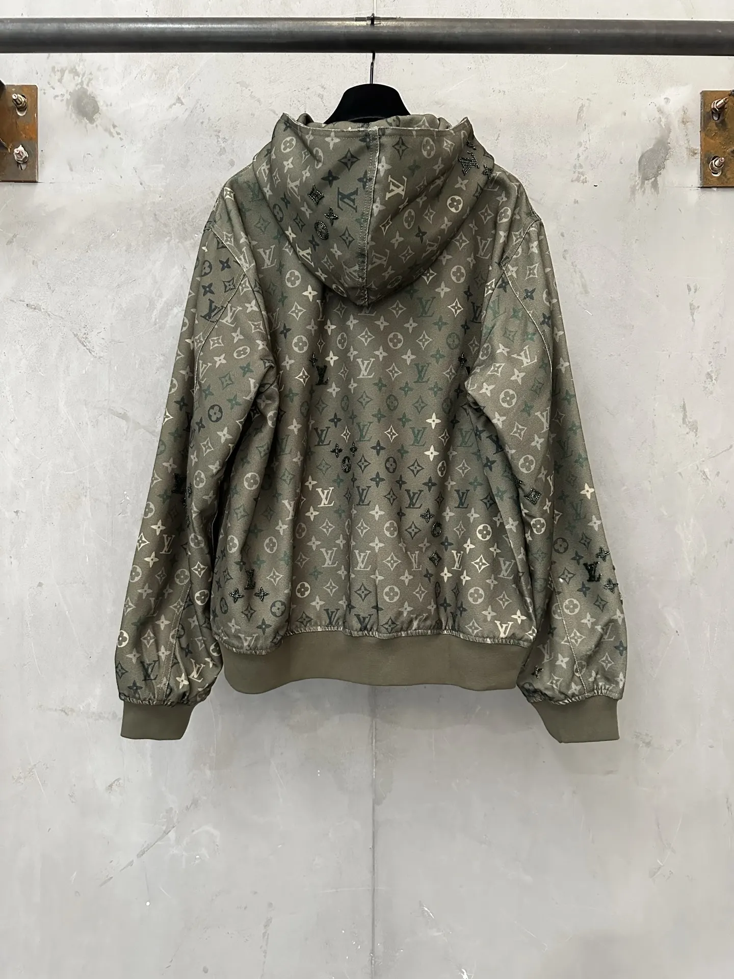 Monogram All-Over Print Hooded Jacket D46018883 — view 2