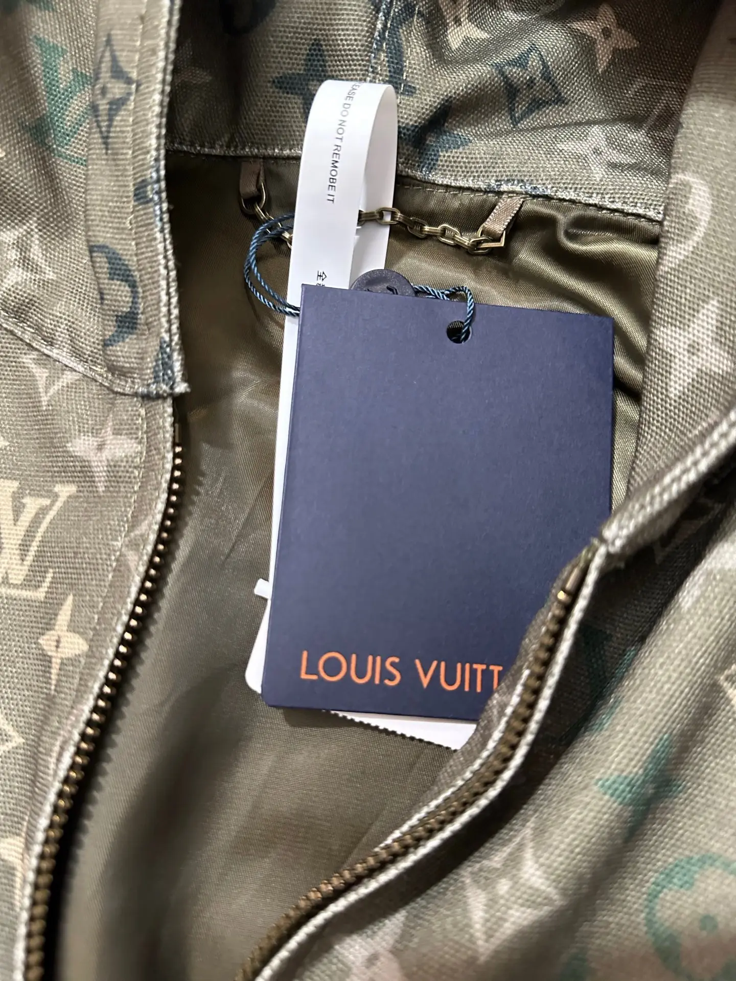 Monogram All-Over Print Hooded Jacket D46018883 — view 6
