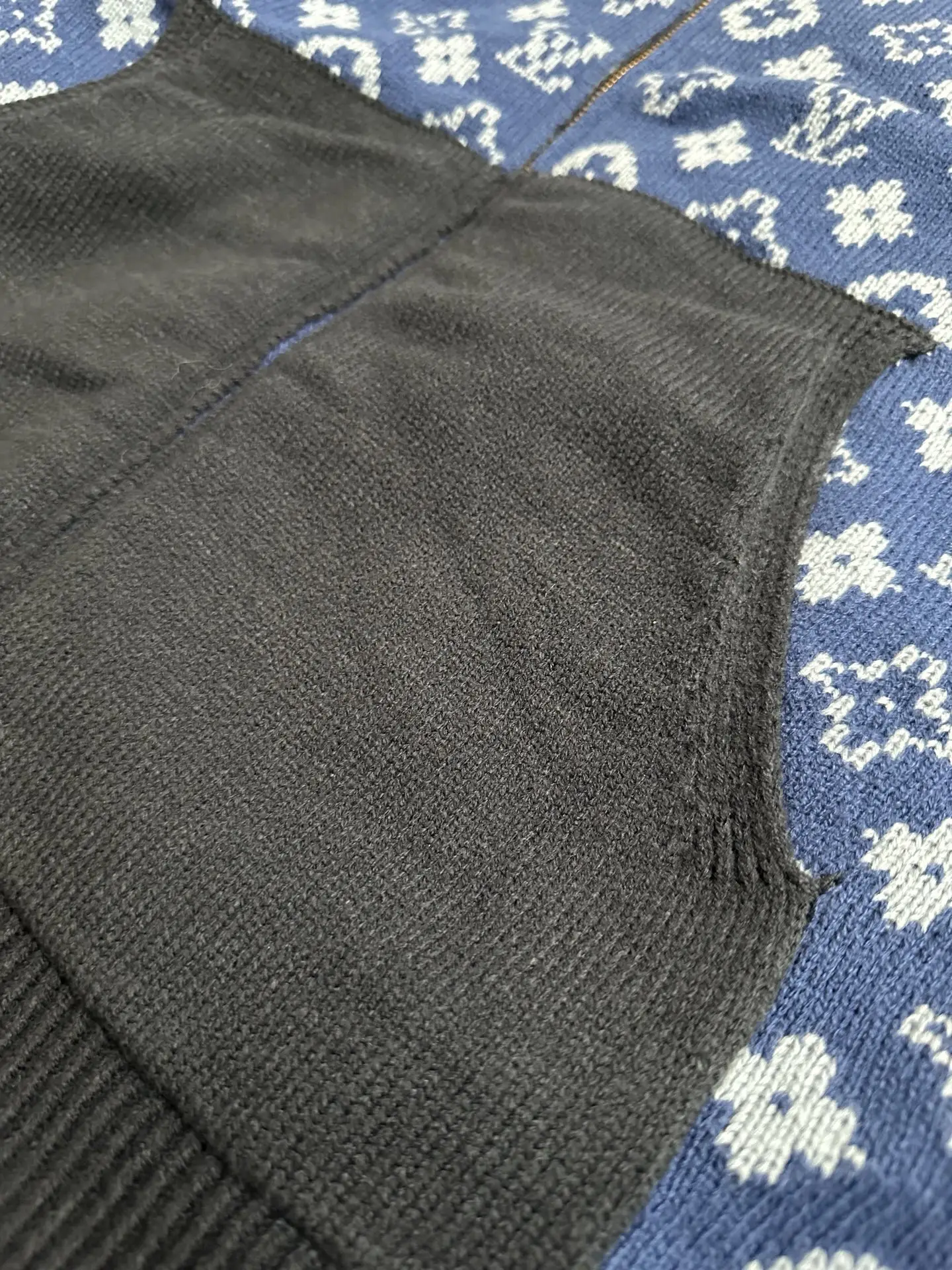 Reversible Monogram Jacquard Zip-Up Cardigan D47018945 — view 10