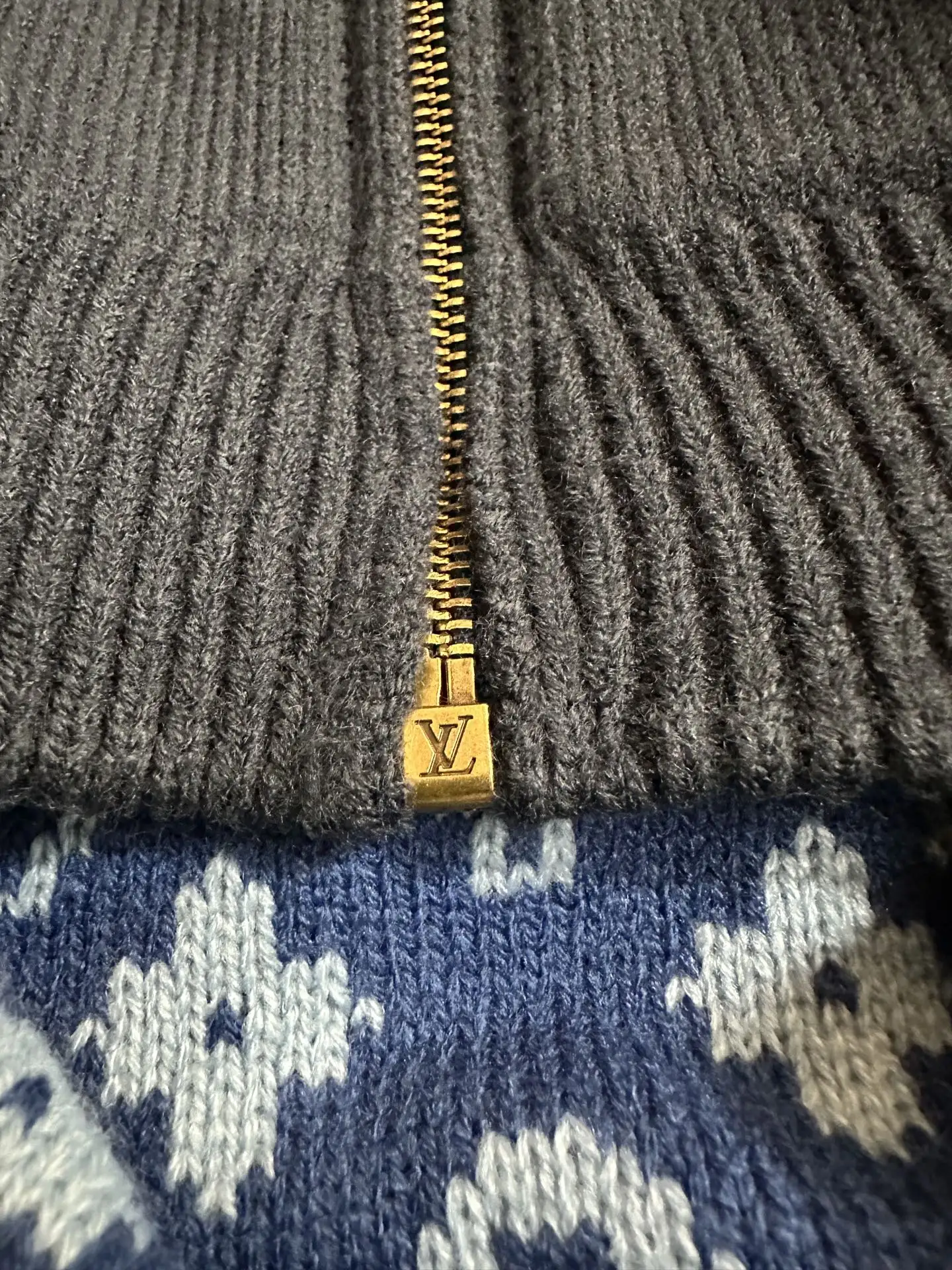 Reversible Monogram Jacquard Zip-Up Cardigan D47018945 — view 11