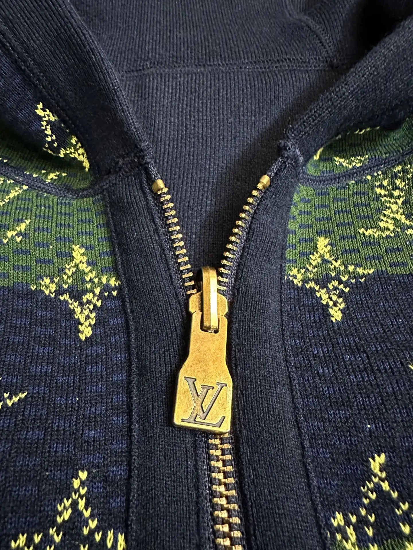 Reversible Jacquard Knit Zip-Up Hoodie D48018946 — view 10