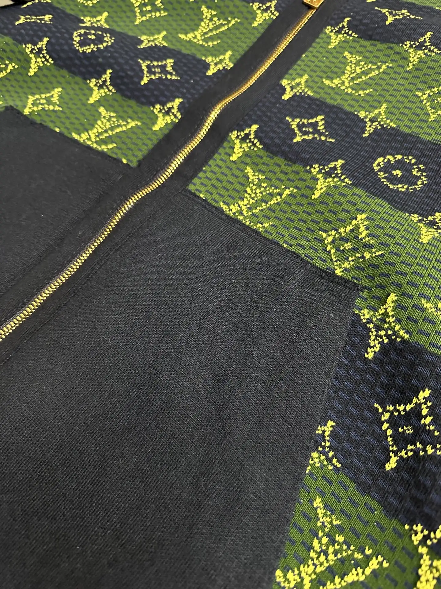 Reversible Jacquard Knit Zip-Up Hoodie D48018946 — view 12