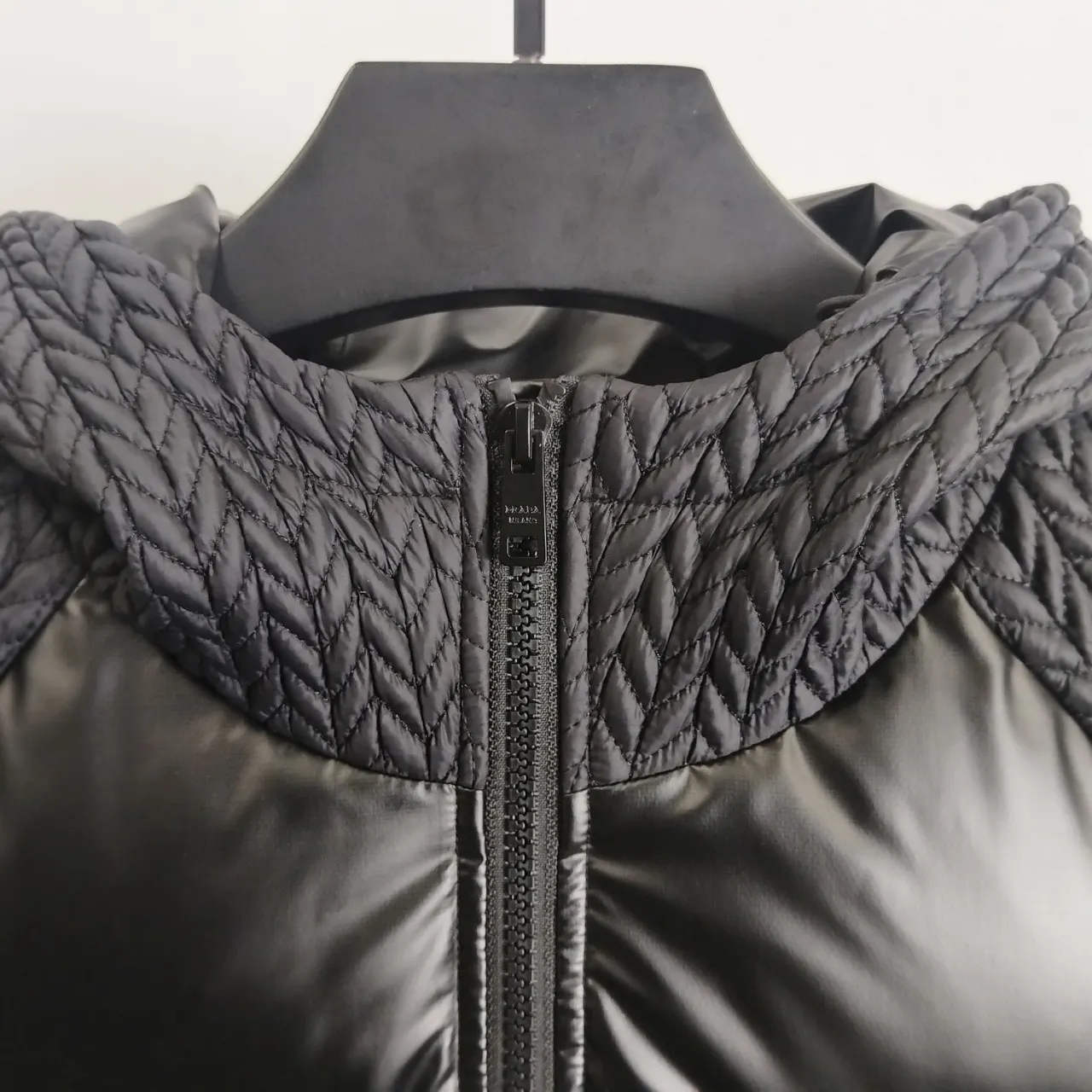 Mixed-Media Hooded Down Puffer Jacket D50019082 — view 8