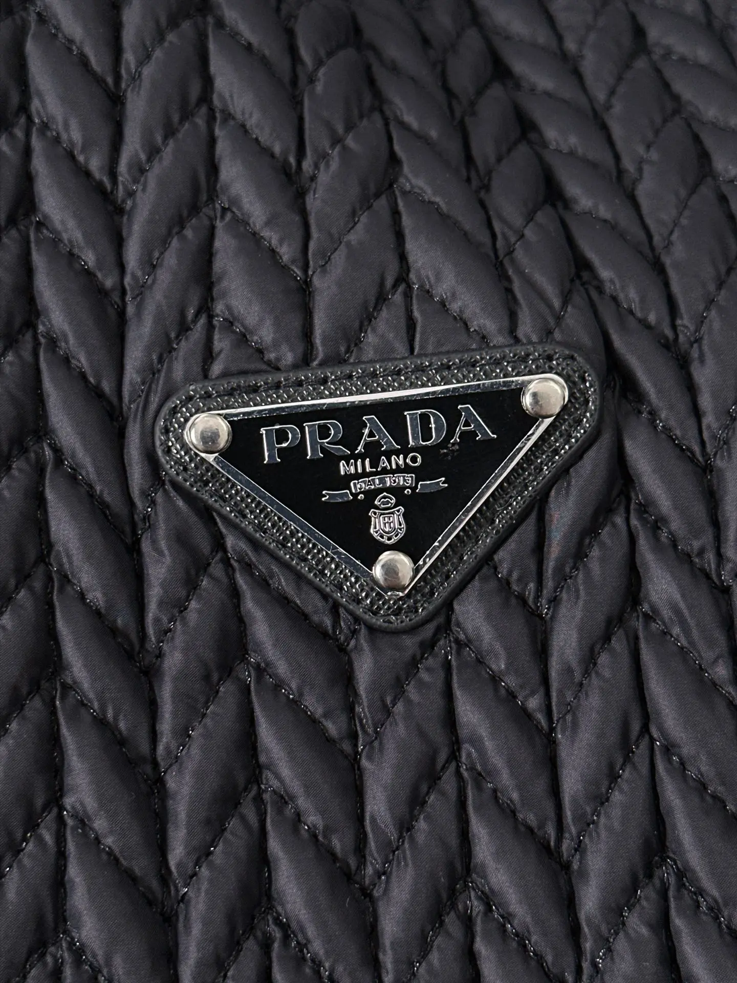 Mixed-Media Hooded Down Puffer Jacket D50019082 — view 9