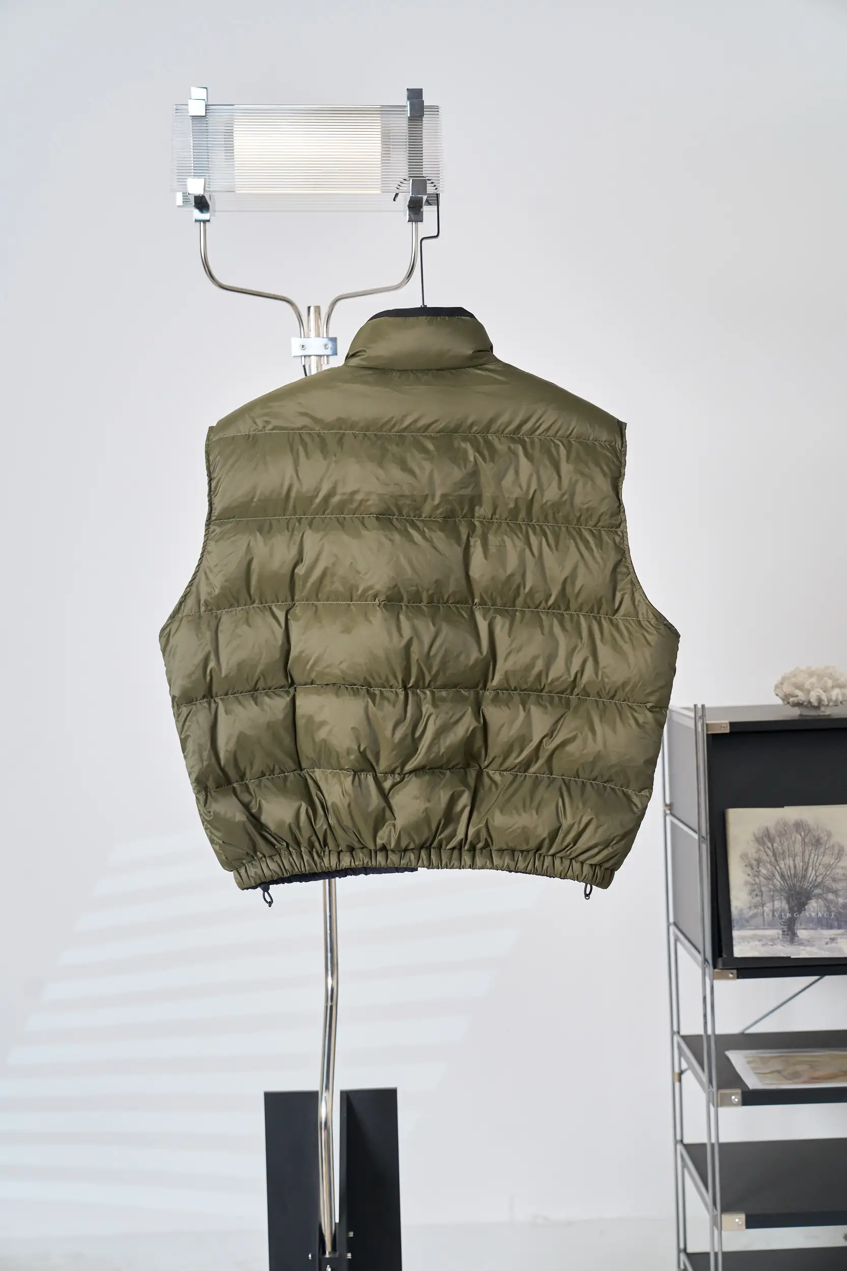 Embroidered Logo Puffer Gilet D50019114 — view 2