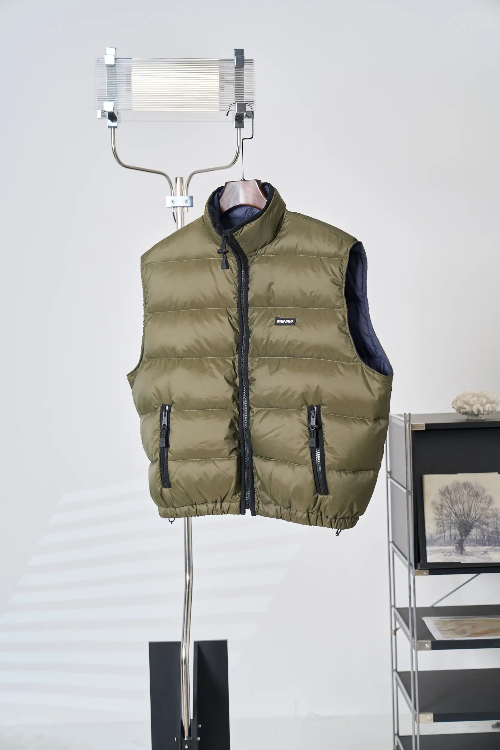 Embroidered Logo Puffer Gilet D50019114 — view 3
