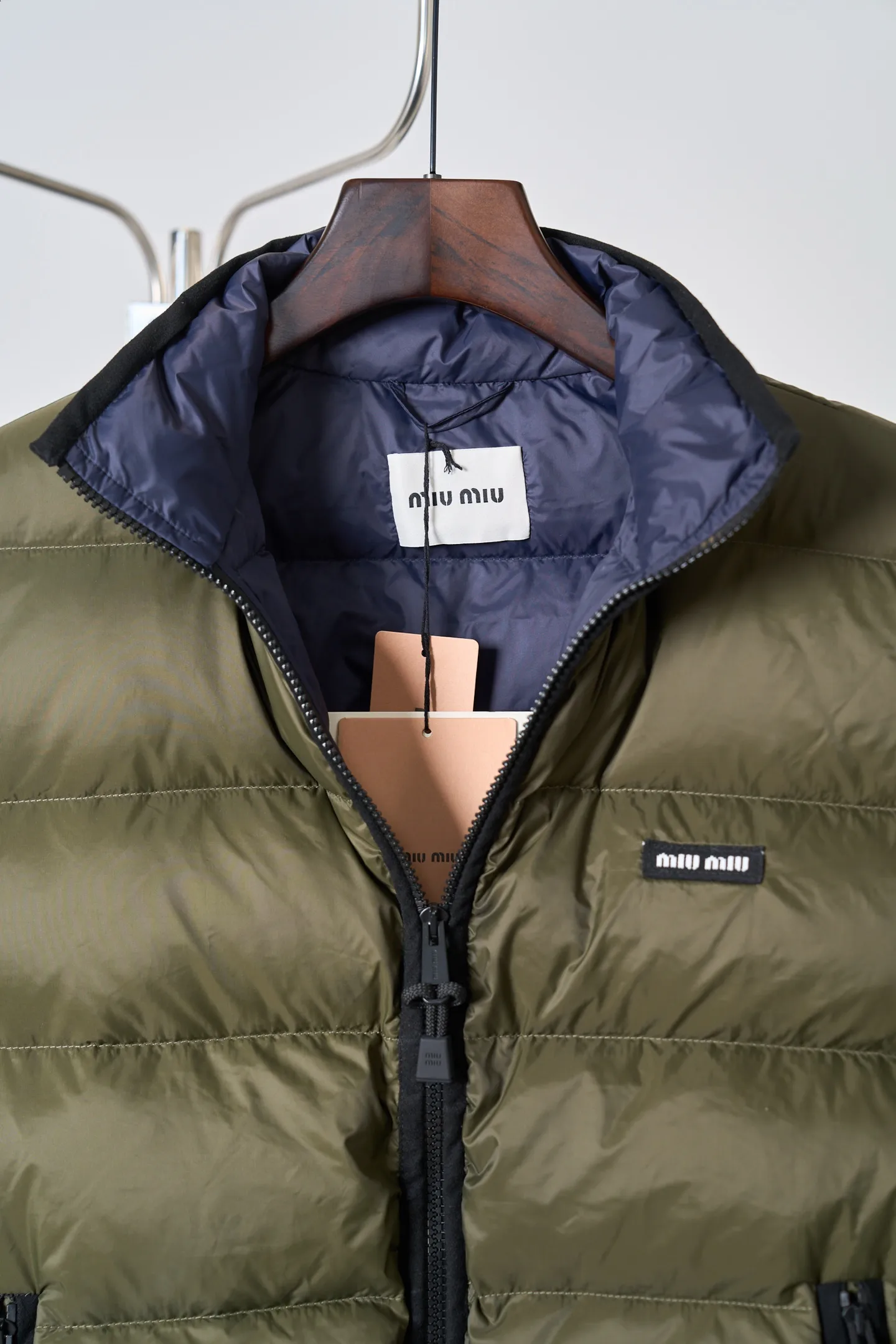 Embroidered Logo Puffer Gilet D50019114 — view 5