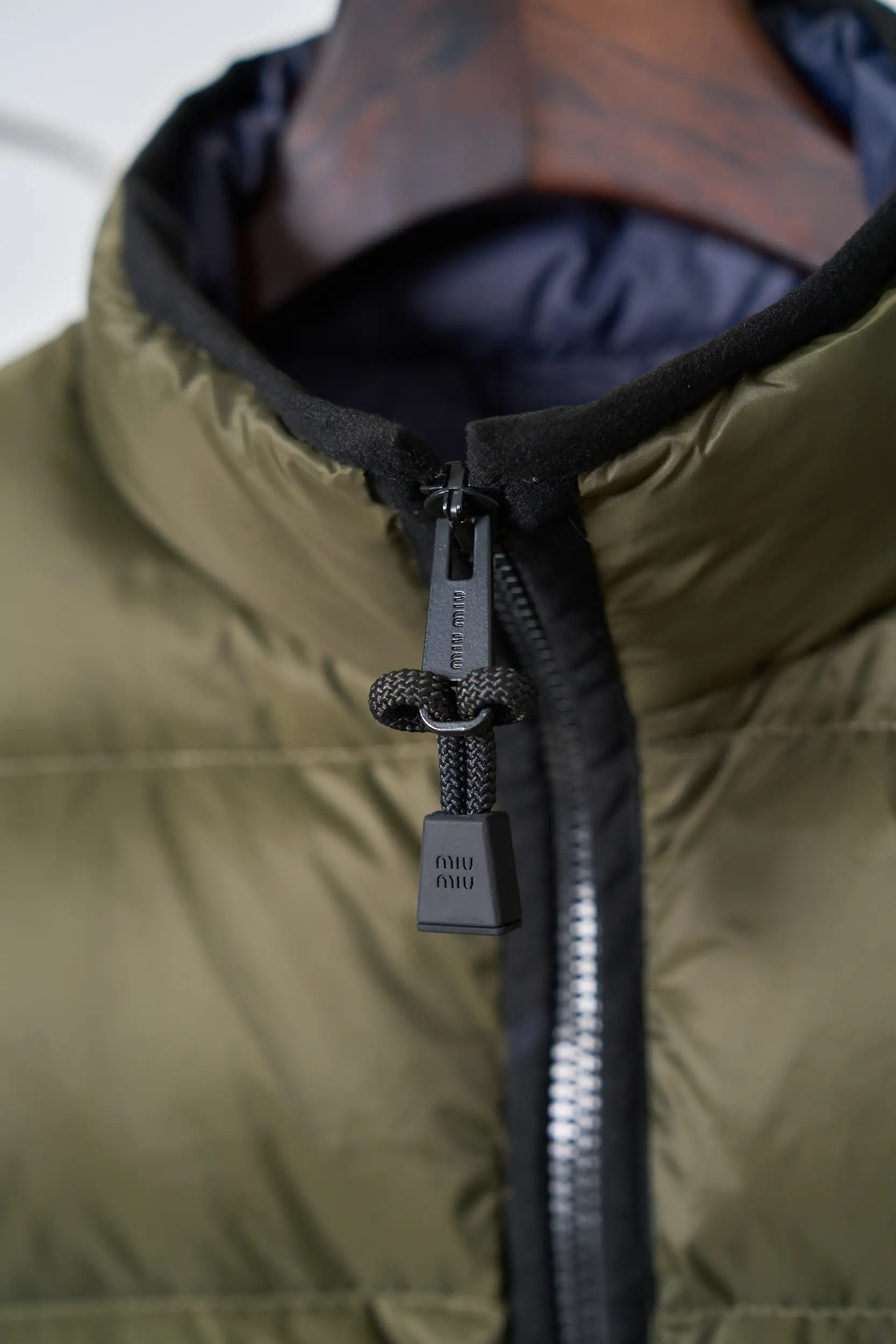 Embroidered Logo Puffer Gilet D50019114 — view 6