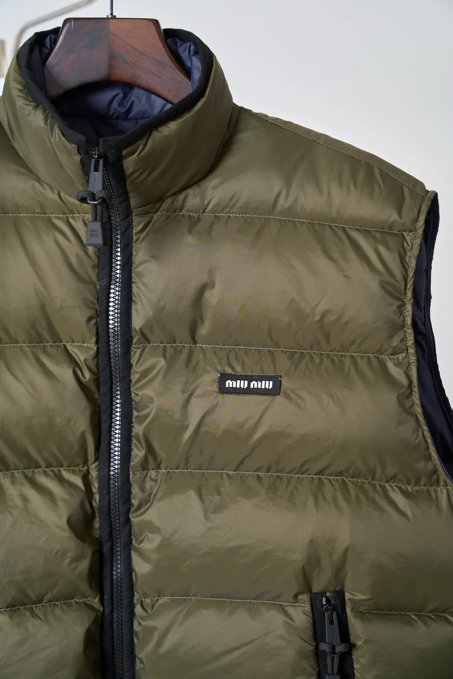 Embroidered Logo Puffer Gilet D50019114 — view 8