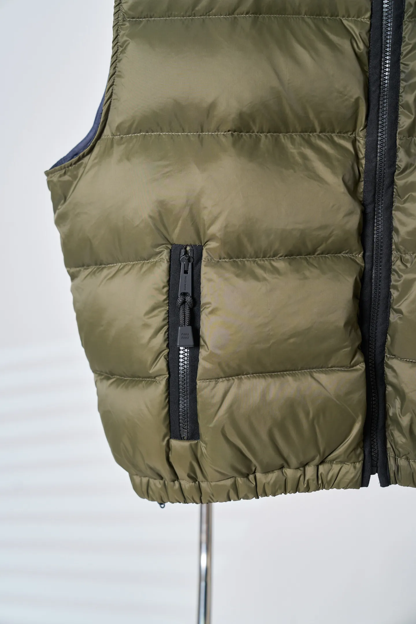 Embroidered Logo Puffer Gilet D50019114 — view 11