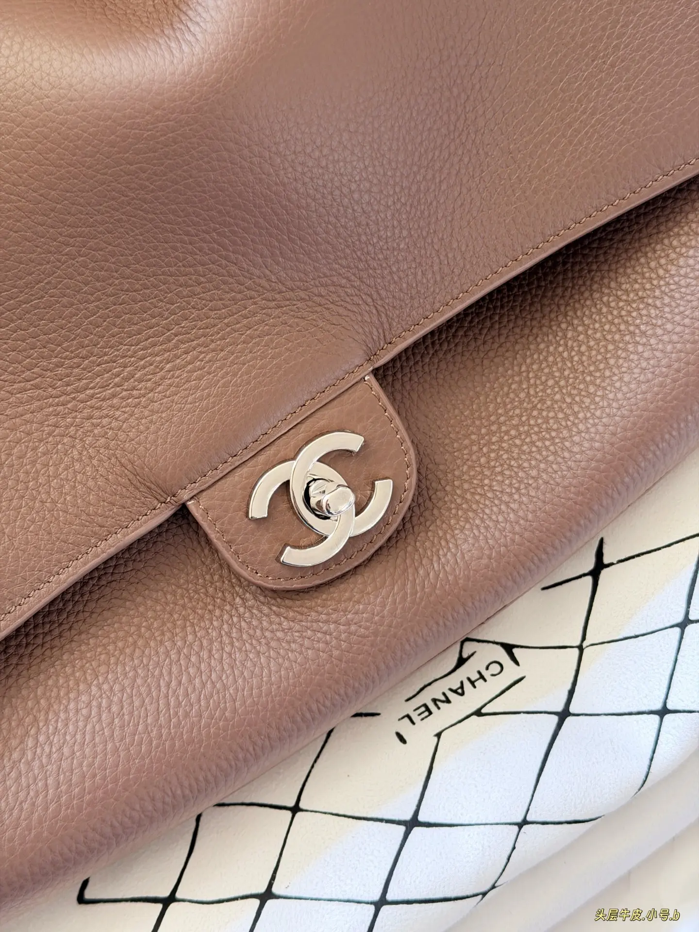 Chanel CF Maxi Grained Leather Shoulder Bag D50017786 — view 3