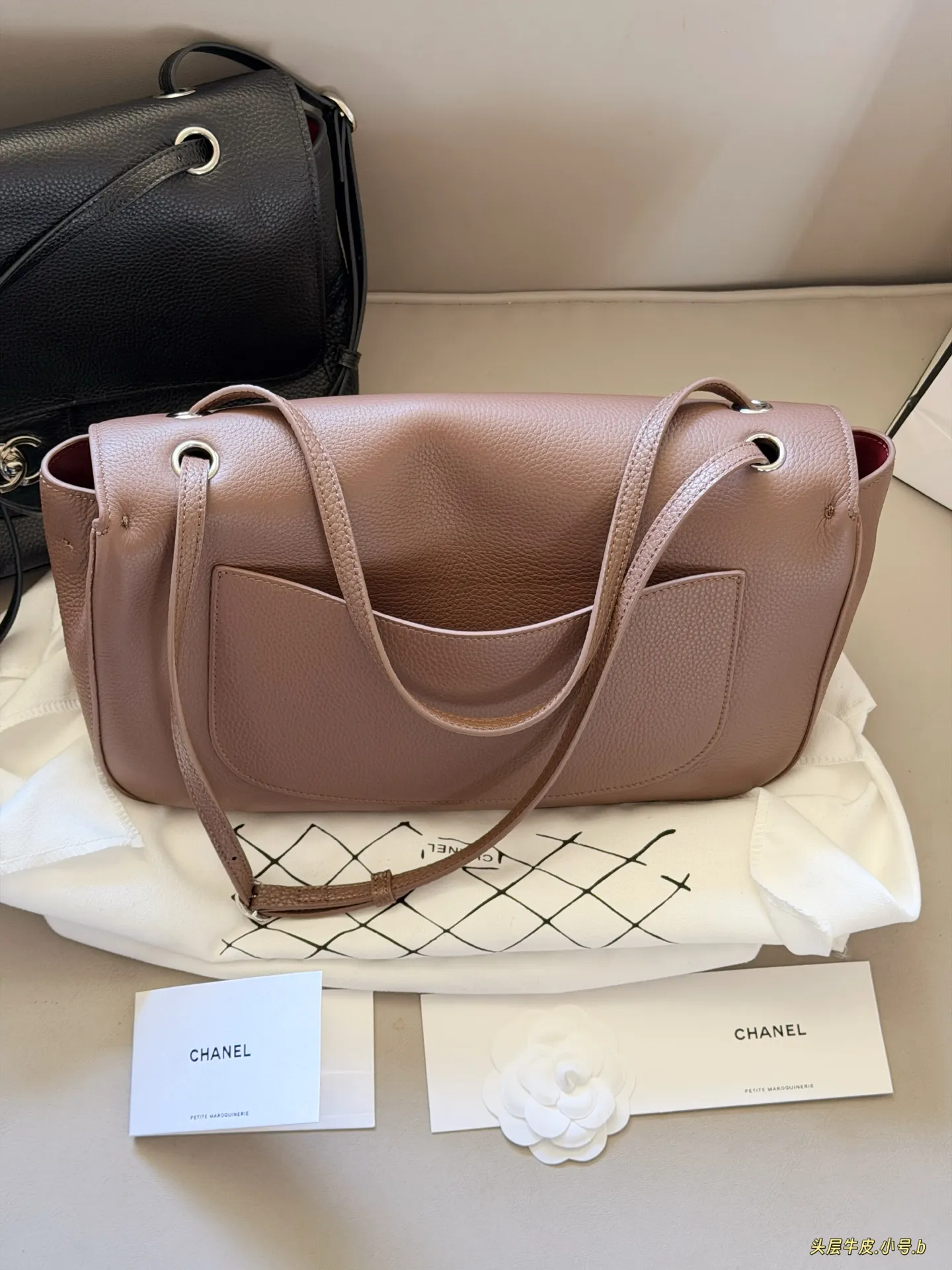 Chanel CF Maxi Grained Leather Shoulder Bag D50017786 — view 5