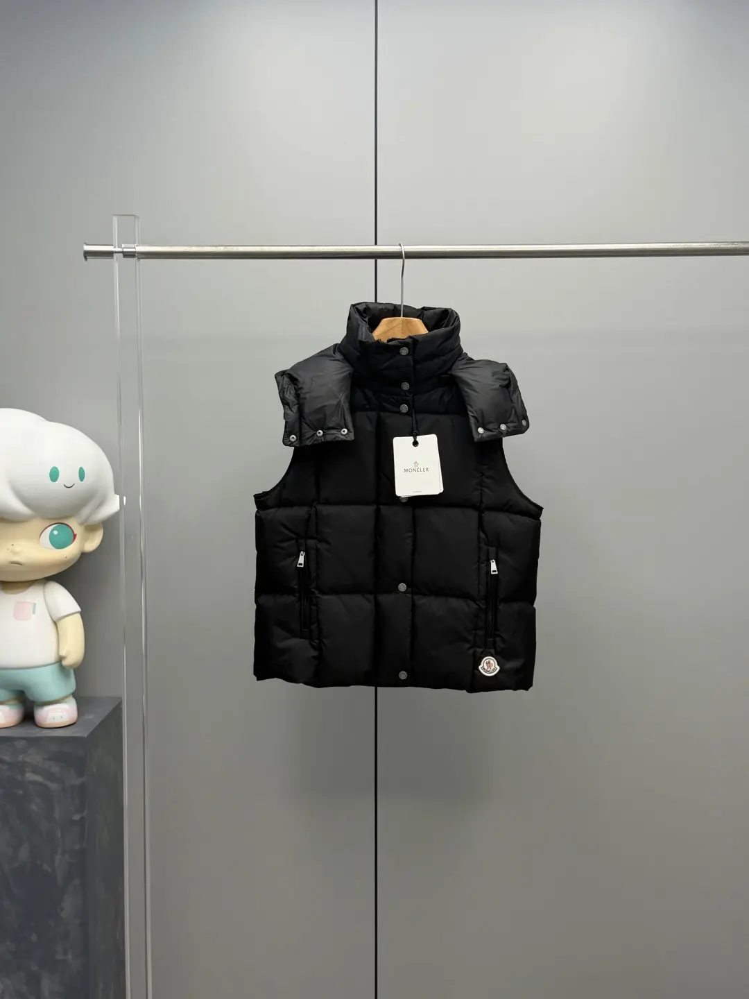 Macareux Quilted Down Gilet D53019096 — view 2