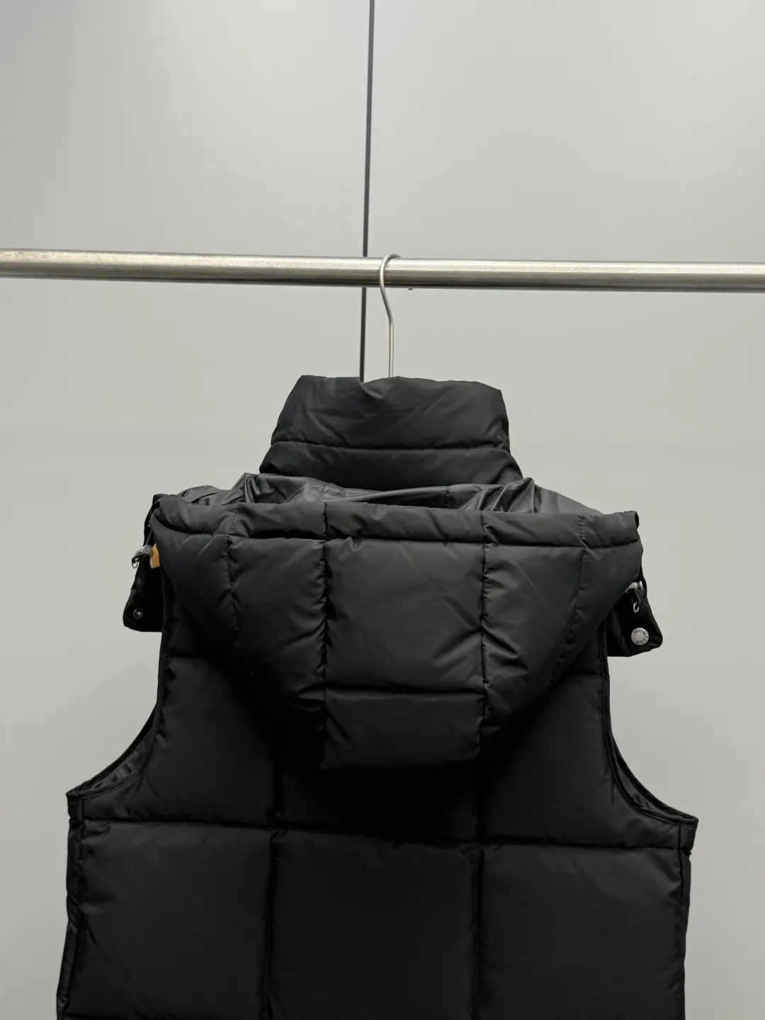 Macareux Quilted Down Gilet D53019096 — view 8