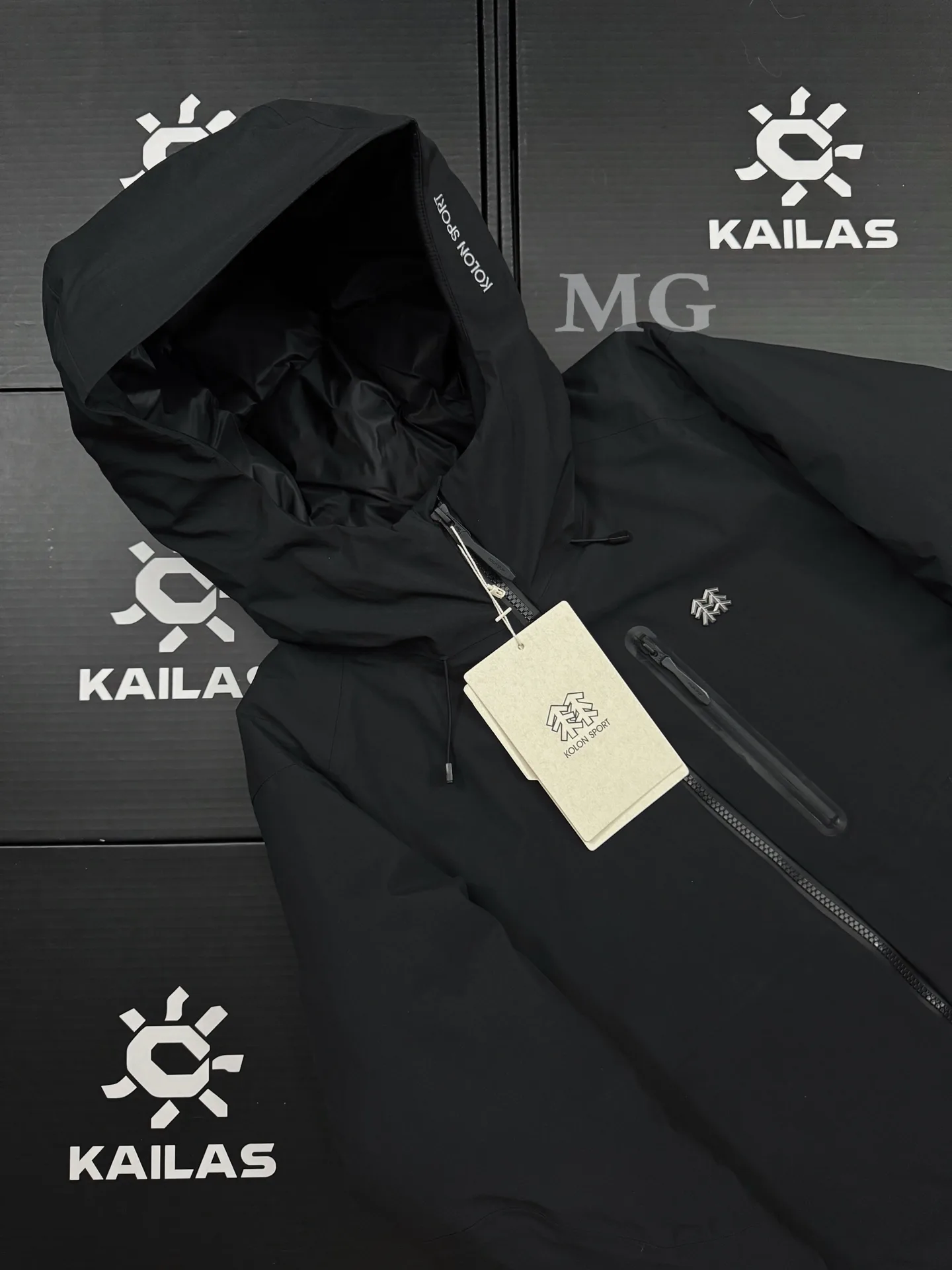 Hooded Down-Filled Performance Puffer Jacket D56019381 — view 9