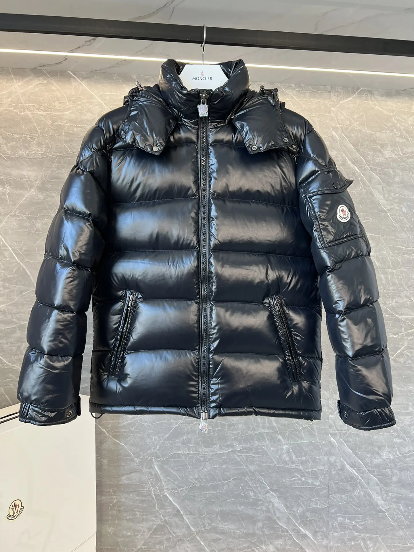 Maya Glossy Nylon Down Puffer Jacket D58019004 — view 3