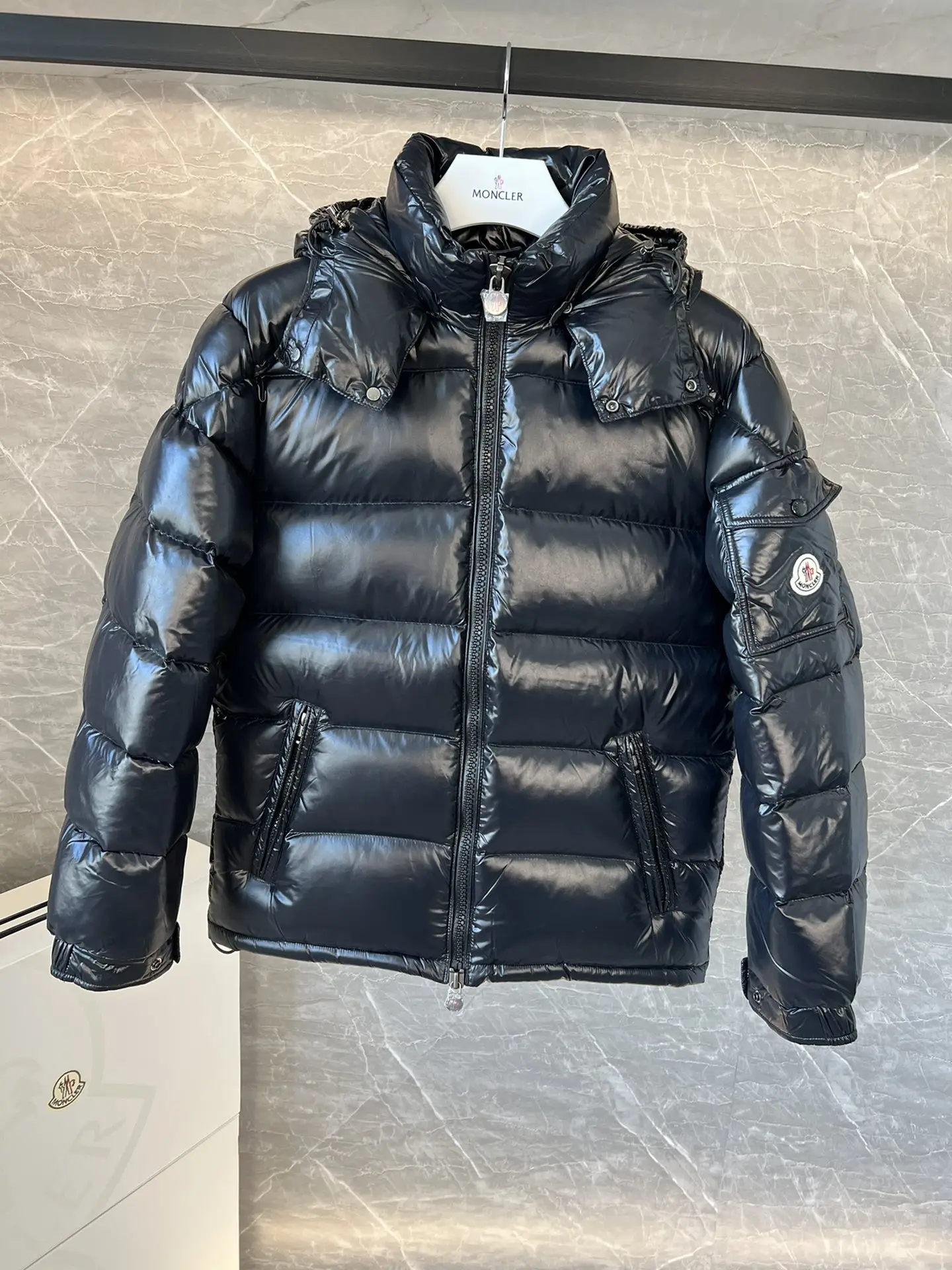 Maya Glossy Nylon Down Puffer Jacket D58019004 — view 5